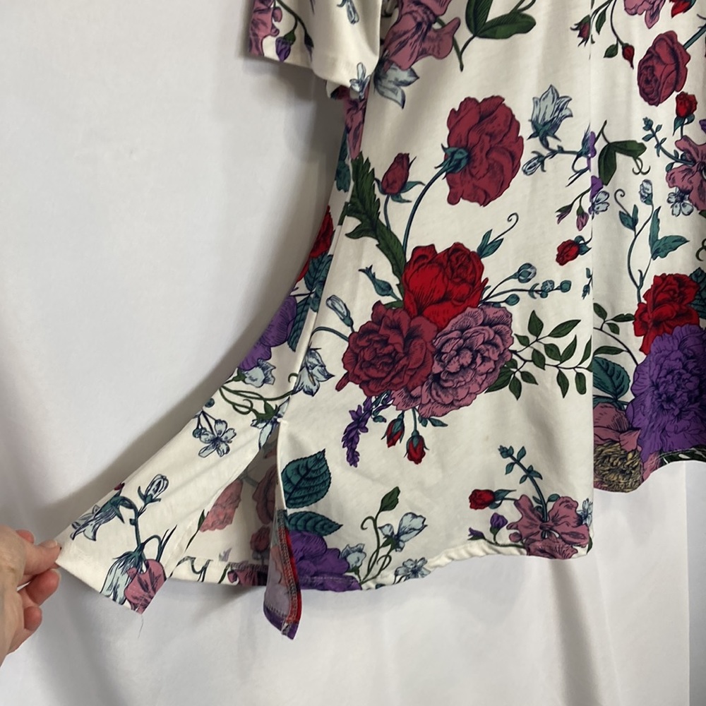 LulaRoe Tunic Short Sleeve Blouse - Picture 3 of 6